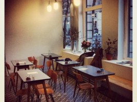 Popular cafe #7: The Broken Arm in 3rd Arrondissement